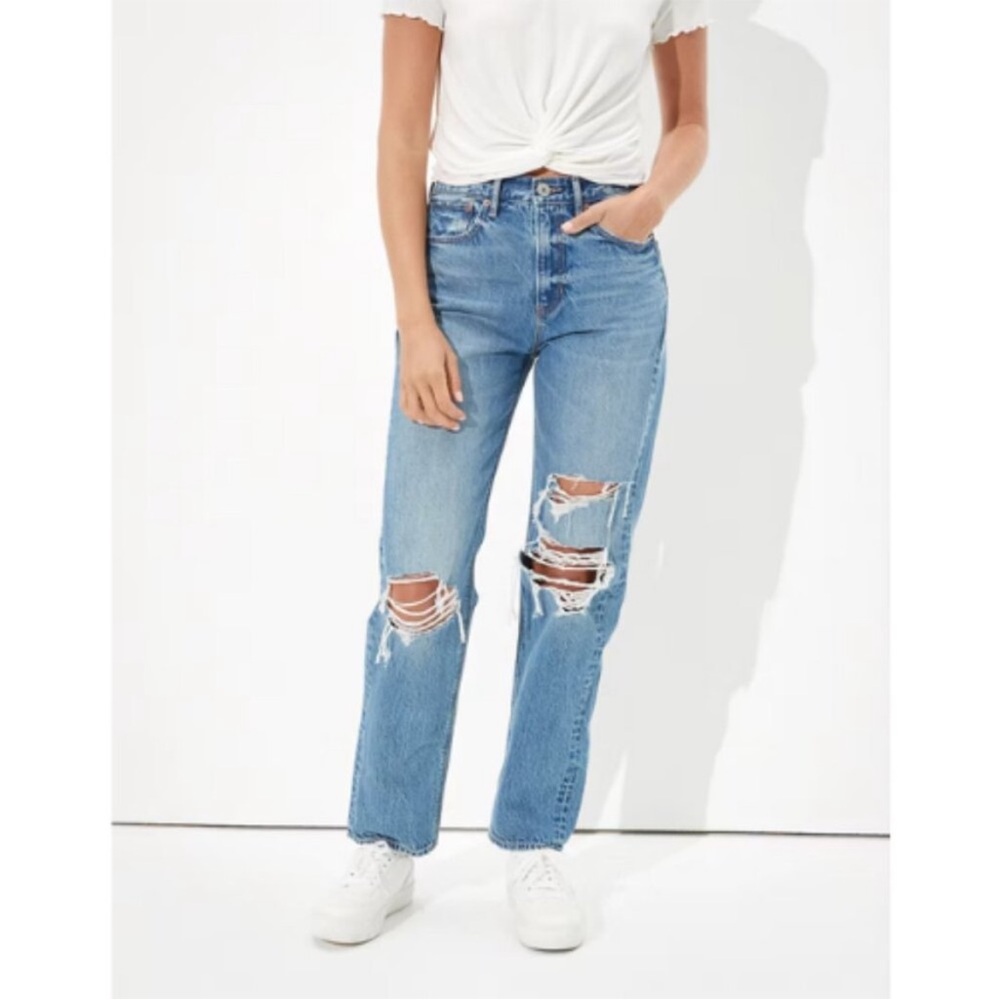 Size 8 short. American Eagle Highest Rise '90s Boyfriend Distressed Jeans